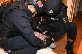 视频丨直击公安收网抓捕现场！韶关“大头诚”涉黑团伙被彻底摧毁视频封面