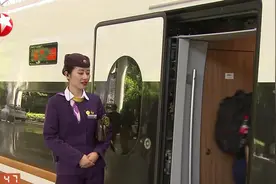 咋回事？乘客提前买了火车票却不能上车，铁路工作人员作出回应视频封面