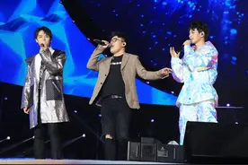“声入人心”男团成都“吸粉”上万 现场唱响“天府颂”视频封面