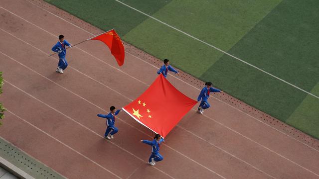菏泽第二实小春季运动会：看谁是赛场上最亮崽