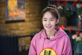 张佳宁与老舅张晓龙展现暖心日常 畅谈演艺道路上的悲喜历程图片