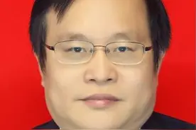 股市金手指｜黄小宁：一入股市深似海 学者与操盘手“双重身份”辗转股海26年图片