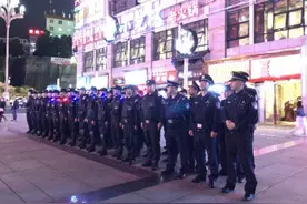 贵阳涉黄网红楼调查追踪：近200名警力夜查娱乐场所图片