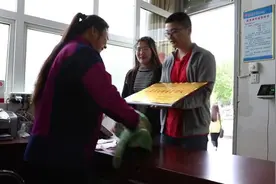 宿管阿姨给学生介绍对象，已撮合7对视频封面