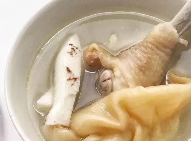 花胶椰子煲鸡 2026年花胶椰子煲鸡汤的功效