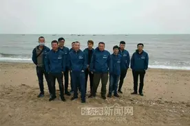 这群庄稼汉摇变身“飞手”｜开着飞机赚大钱图片