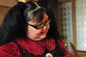 她是最胖星女郎，体重曾一度高达300斤，如今减肥成功瘦成女神图片