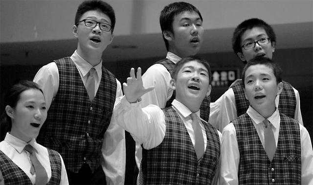 男生在变声期怎么练习唱歌（初中男生变声季）