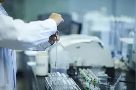 齐鲁制药多发性骨髓瘤新药来那度胺胶囊获批上市图片
