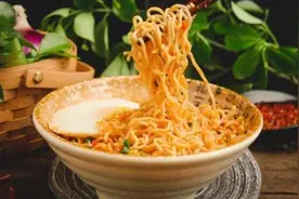 这六种零食被儿科医生列入“黑名单”，孩子再想吃家长也别纵容！图片