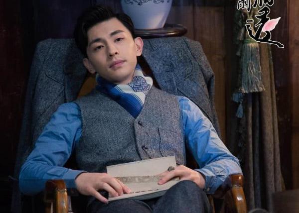 《海棠经雨胭脂透》终于来了，邓伦饰演男主，男二颜值并不输他