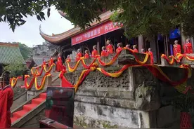 祭孔大典 资中文庙获衢州孔庙赠送孔子塑像