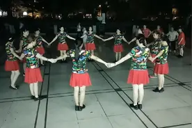 少静广场舞《苗乡侗寨请你来》