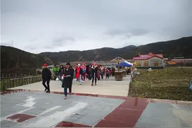红原俄么塘花海开园迎客图片