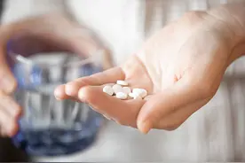 国家药监局：妊娠期高血压等患者禁用甲磺酸溴隐亭片图片