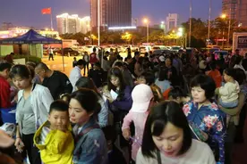 “小猪佩奇”与日照孩子共度欢乐时光图片
