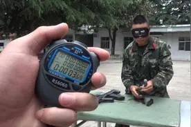 10分15秒！武警小哥蒙眼拆装4种枪械