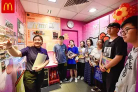 麦当劳中国副总裁张帆：尽早让年轻人挑大梁，阶梯无终止图片