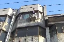 青蕉拍客丨16岁少女跳楼轻生：家里对我关爱不够视频封面