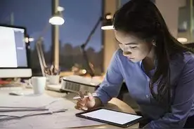 宁波28岁姑娘牙龈出血，腿上都是小红点！医生心疼：年轻人把身体搞垮了图片