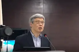 哈佛教授王德威入川授课记① | 文学史不应是资料汇编，而要有“文”的趣味、光彩视频封面