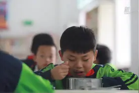 贵州铜仁：大数据护航学生“舌尖安全”视频封面