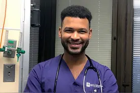 美国一大学清洁工拿到护理学位完成完美逆袭图片