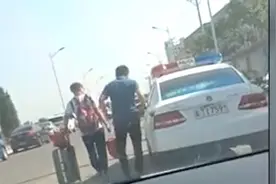 衡水回应“警车送学”：清退劳务派遣司机视频封面