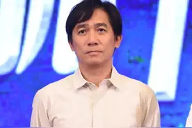 《猎狐行动》发布会，刘嘉玲陪老公出席秀恩爱，梁朝伟手势成亮点图片