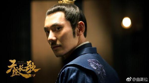 苏大强的七儿子在《筑梦情缘》里不吃不喝只挣钱，却是为了霍建华