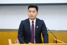 首都英才的“成长纪念册”——在首都大学生英才学校第十五期毕业典礼上的发言图片