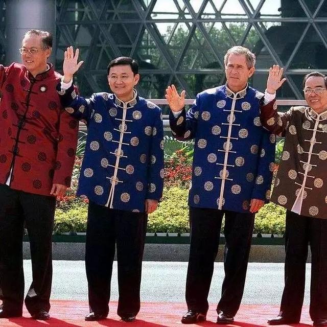 唐装是汉服吗（唐装汉服旗袍）