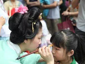 唐装、汉服、旗袍，到底哪种才是华夏传统服饰？