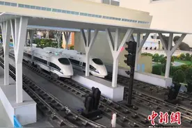 甘肃高校建微缩型“轨道交通”学生模拟调度“列车”运行图片