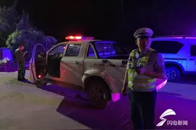 安装警灯变身“高仿警车”烟台一司机被罚款2000元图片