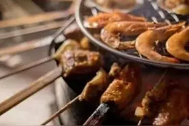吃在黑龙江丨猪肉炖粉条、小鸡炖蘑菇、鲶鱼炖茄子、排骨炖豆角、得莫利炖鱼、杀猪菜……向你招手图片