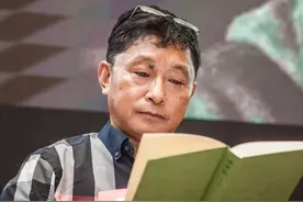 文学之美抚慰现实之殇 阿来成都分享《云中记》：让道路笔直，让灵魂清静视频封面