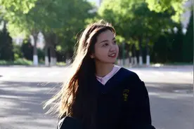 想拍毕业美照？学位服的穿搭文化你了解吗？图片
