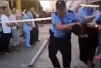 青蕉拍客丨河北一对夫妻因情感纠纷杀害一家三口 被当场抓获视频封面