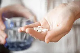 国家药监局：妊娠期高血压等患者禁用甲磺酸溴隐亭片图片