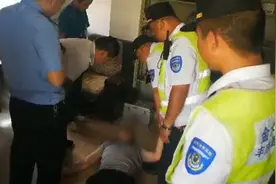 难度太大？数学卷打开10分钟考生弃考视频封面