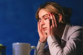 「夜读」为何上班坐着也这么累？耶鲁医学博士这套休息法把原因讲透了图片