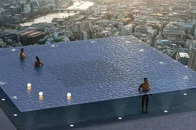 伦敦将建全球首个360度无边际泳池，网友：没入口怎么进？视频封面