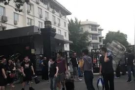 高考结束搬离宿舍，考生：要去看复联四视频封面