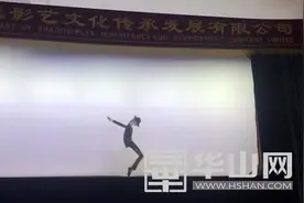 太秀了！皮影跳出迈克尔杰克逊的太空步图片