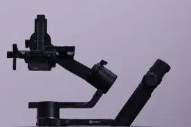 飞宇稳定器AK4500评测：可自定义，性能全面的稳定器图片