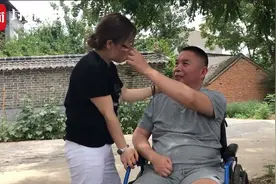青蕉拍客丨妻子悉心照顾瘫痪丈夫十多年 丈夫：没有你就没有我这条命视频封面