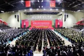 黄淮校友：水泥和大沙般的真情流露轰动母校图片