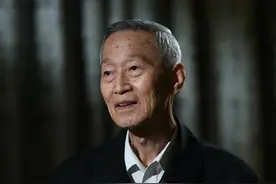 传奇的英雄 无悔的忠诚——记刑侦痕迹检验专家崔道植图片