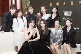 火箭少女表演《卡路里》频频出错，粉丝相互指责，杨超越不背锅图片